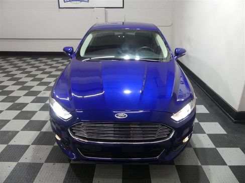 Used 2016 Ford Fusion SE image 3