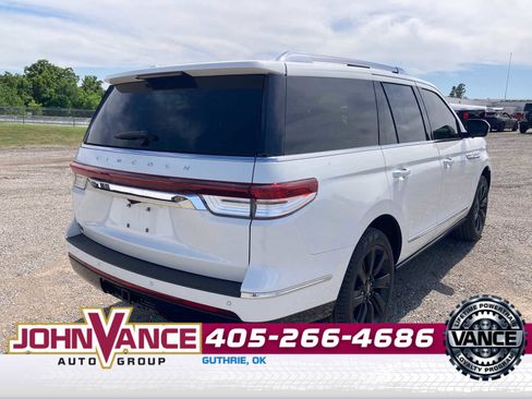 Used 2024 Lincoln Navigator Reserve AWD/4WD image 7