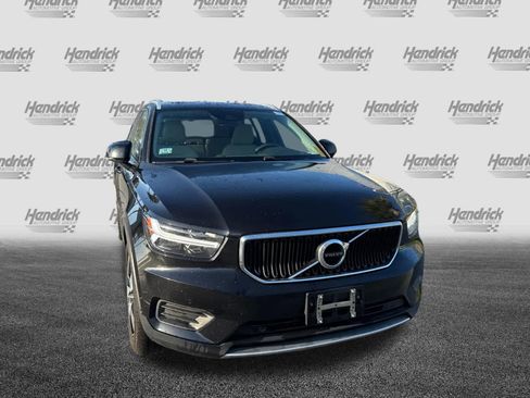 Used 2019 Volvo XC40 T5 Momentum image 5
