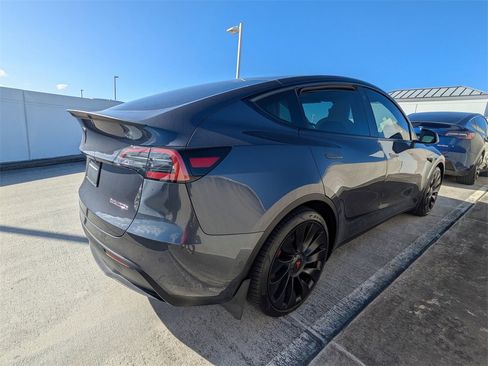 Used 2021 Tesla Model Y Performance image 5