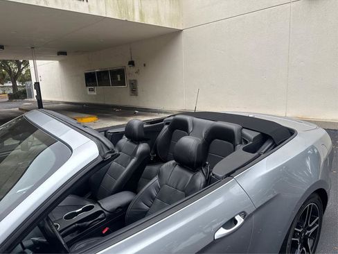 Used 2020 Ford Mustang Premium image 11