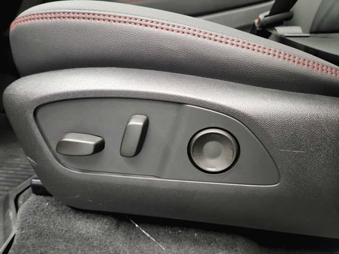 New 2026 Chevrolet Traverse RS w/ LPO, Floor Liner Package FWD image 35