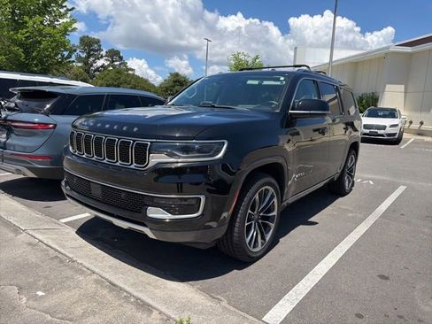 Used 2022 Jeep Wagoneer Series III w/ Premium Group I AWD/4WD image 1
