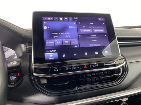 Used 2022 Jeep Compass Limited image 29