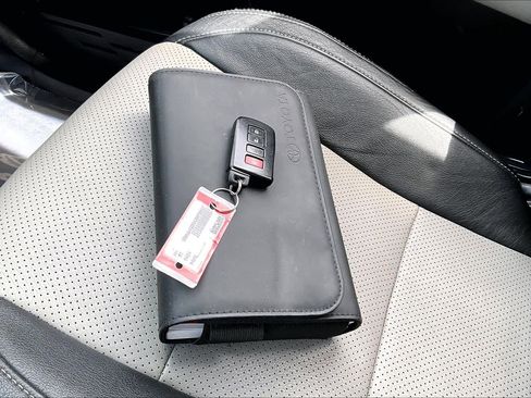 Used 2016 Toyota RAV4 XLE image 14