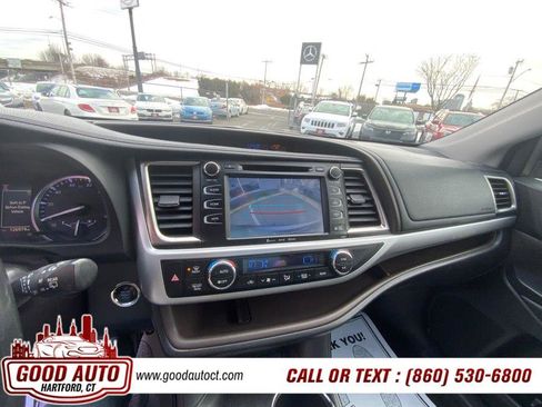 Used 2019 Toyota Highlander XLE image 13
