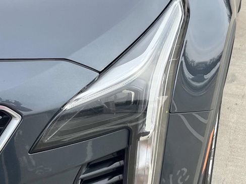 Used 2021 Cadillac XT4 Premium Luxury image 9