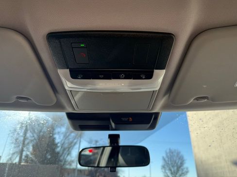 Used 2023 Mitsubishi Outlander SE image 17