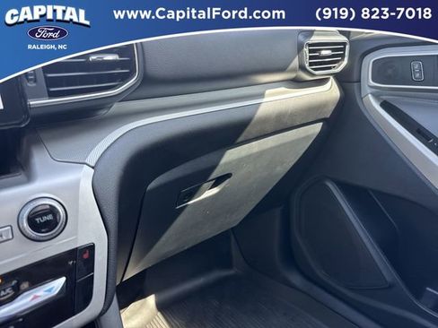 Certified 2022 Ford Explorer XLT w/ Equipment Group 202A image 27