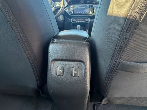 Used 2022 Nissan Kicks SV FWD image 18