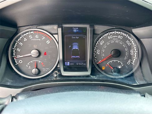 Used 2020 Toyota Tacoma SR w/ SR Convenience Package RWD image 12