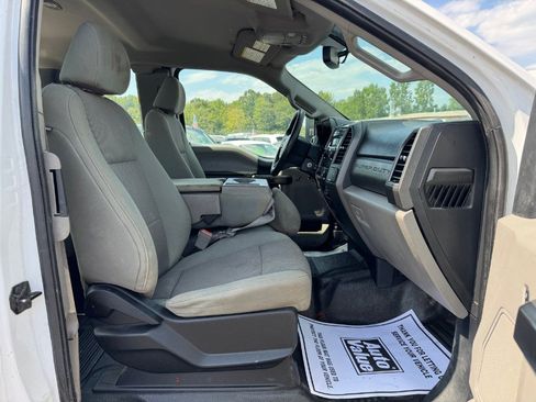 Used 2018 Ford F250 XL w/ Power Equipment Group AWD/4WD image 18