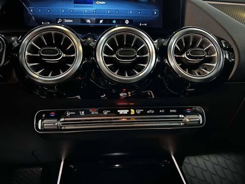 Certified 2022 Mercedes-Benz GLA 250 4MATIC image 30