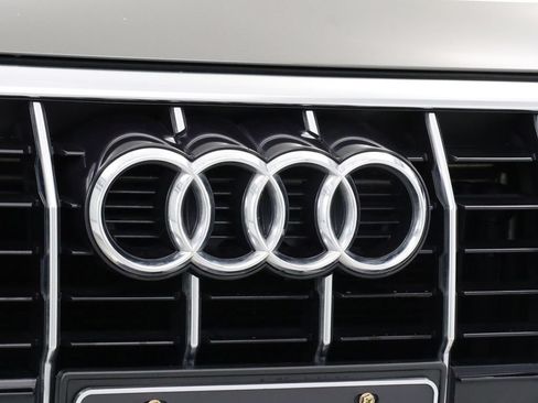 Used 2020 Audi Q3 2.0T Premium AWD/4WD image 9