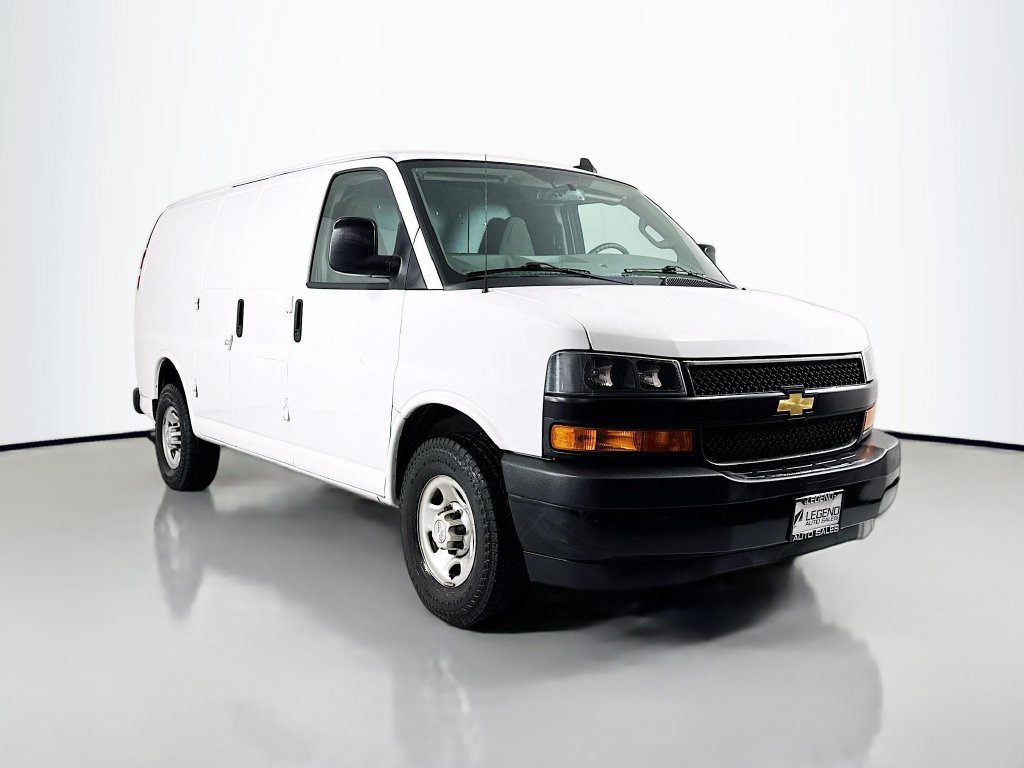 Used 2020 Chevrolet Express 2500 RWD image 4