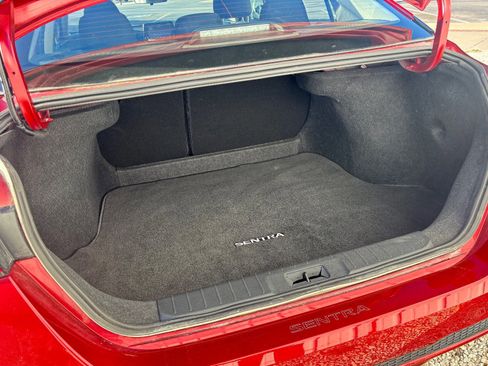 Used 2025 Nissan Sentra SV image 7