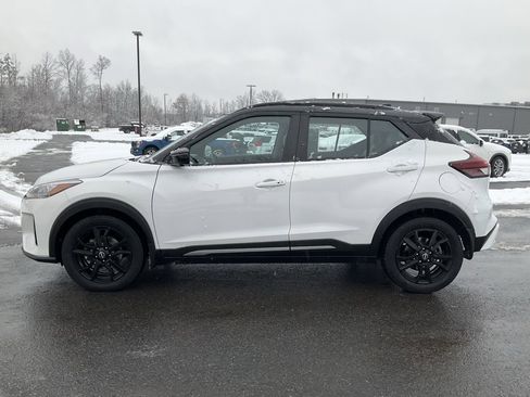 Used 2023 Nissan Kicks SR w/ SR Premium Package image 30