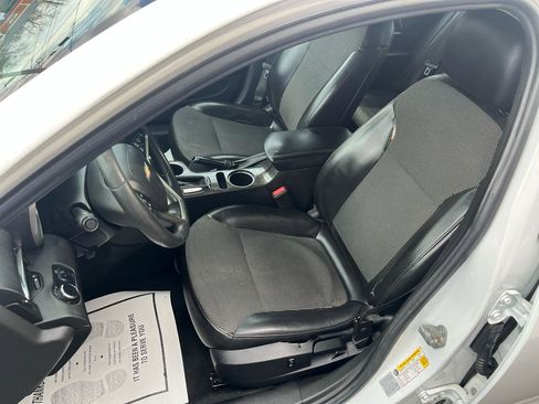 Used 2015 Chevrolet Malibu LT image 23