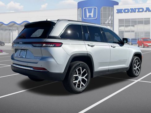 Used 2024 Jeep Grand Cherokee Limited image 9