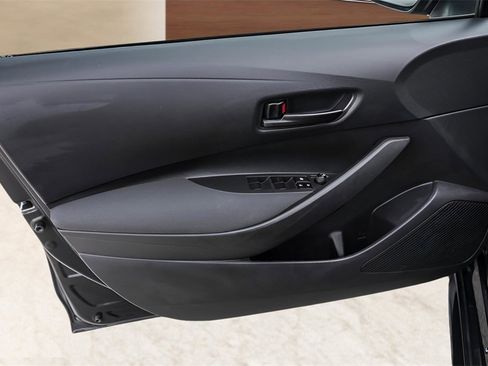 Used 2022 Toyota Corolla LE image 40