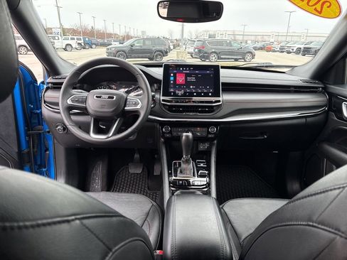 Used 2024 Jeep Compass Trailhawk image 11