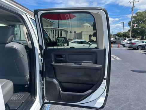 Used 2017 RAM 3500 Tradesman w/ Chrome Appearance Group image 23