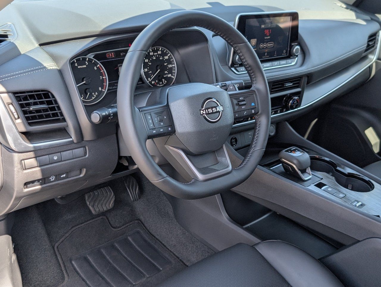 Used 2026 Nissan Rogue Dark Armor FWD image 14
