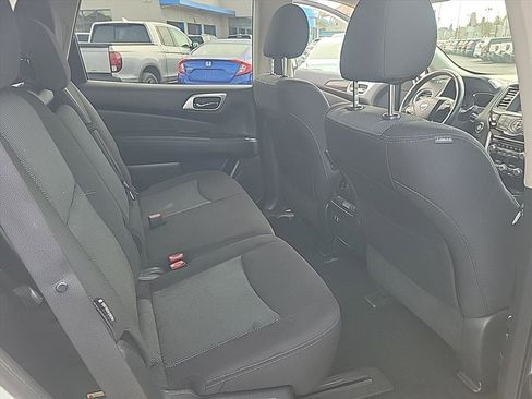 Used 2019 Nissan Pathfinder SV w/ SV Tech Package image 20