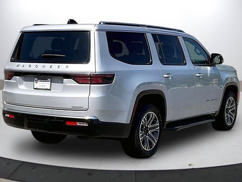 Used 2024 Jeep Wagoneer Series II AWD/4WD image 9