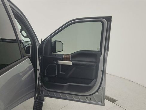 Used 2020 Ford F150 Lariat image 26