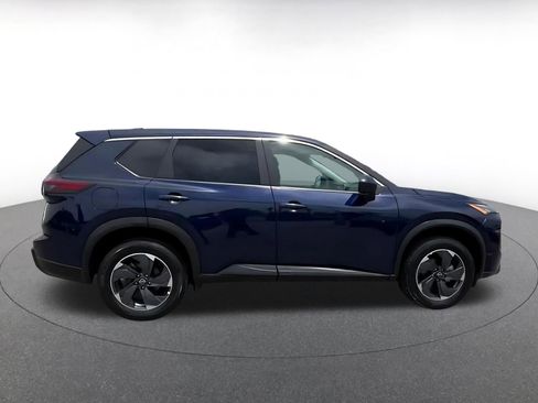 Used 2025 Nissan Rogue SV FWD image 16