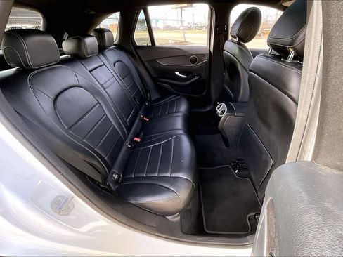 Used 2020 Mercedes-Benz GLC 300 4MATIC image 19