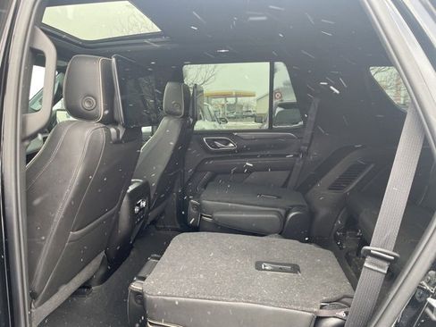 Used 2021 GMC Yukon SLT w/ SLT Premium Package image 8