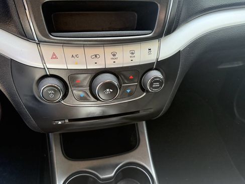 Used 2018 Dodge Journey SE w/ Connectivity Group image 24