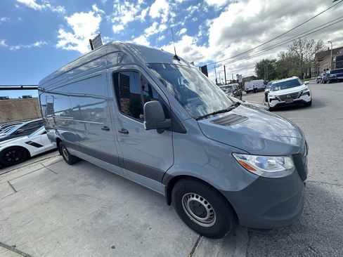 Used 2024 Mercedes-Benz Sprinter 2500 w/ Acoustic Package image 10