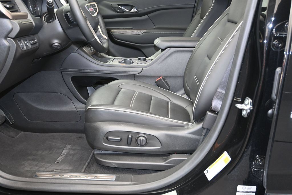 Certified 2023 GMC Acadia Denali w/ Black Diamond Edition FWD image 24