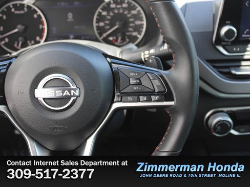 Used 2024 Nissan Altima 2.5 SR AWD/4WD image 12