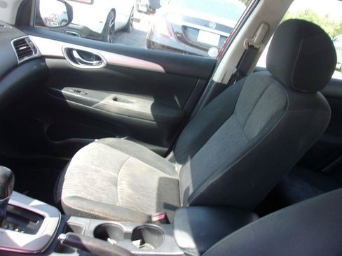 Used 2015 Nissan Sentra SV FWD image 12