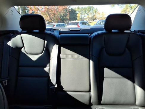 Certified 2025 Volvo S60 B5 Core image 19