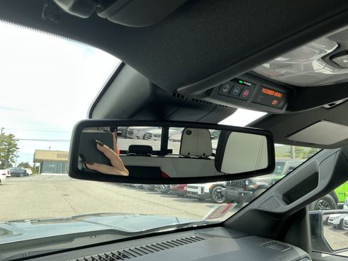 Used 2025 GMC Canyon AT4 w/ AT4X Package image 11