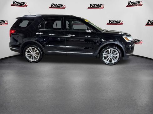 Used 2019 Ford Explorer Limited w/ Ford Safe & Smart Package AWD/4WD image 4