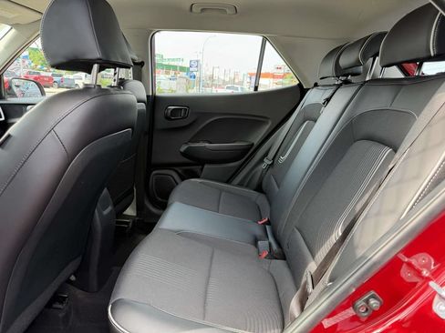 Certified 2023 Hyundai Venue Limited w/ Cargo Package FWD image 13