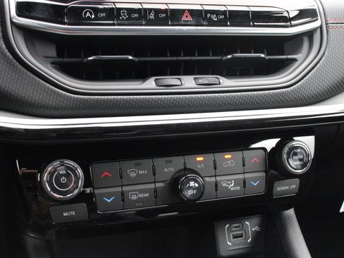 New 2026 Jeep Compass Trailhawk AWD/4WD image 19