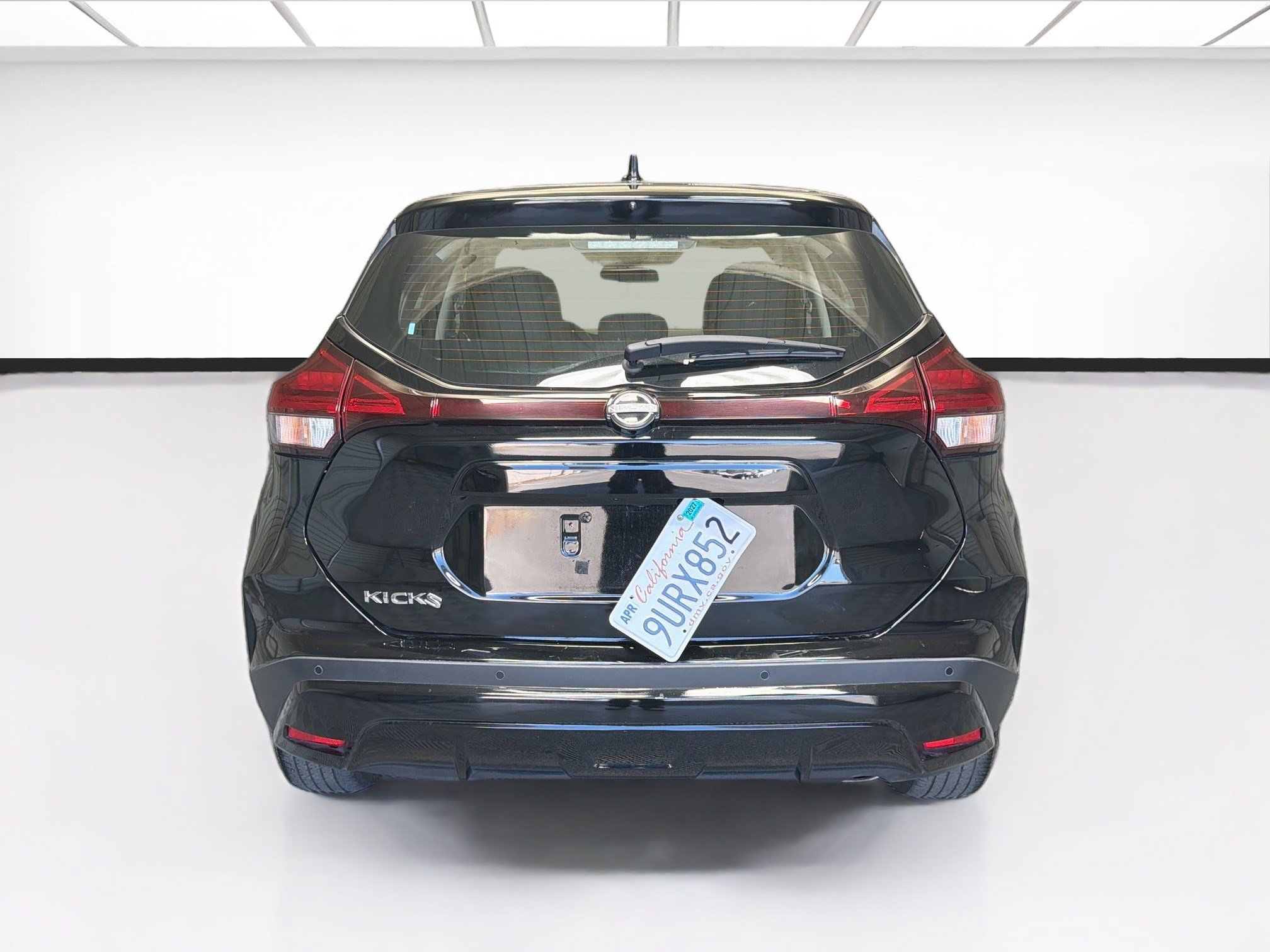 Used 2024 Nissan Kicks S FWD image 5