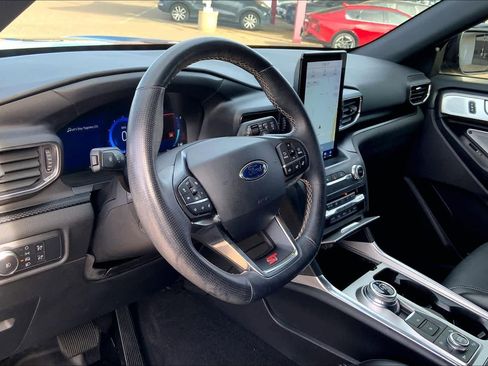 Certified 2020 Ford Explorer ST w/ Premium Technology Package image 17