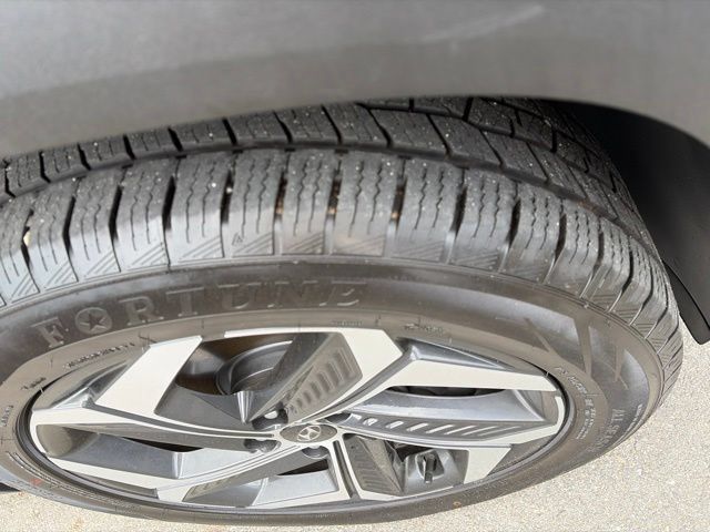 Used 2024 Hyundai Tucson SEL w/ Convenience Package AWD/4WD image 5