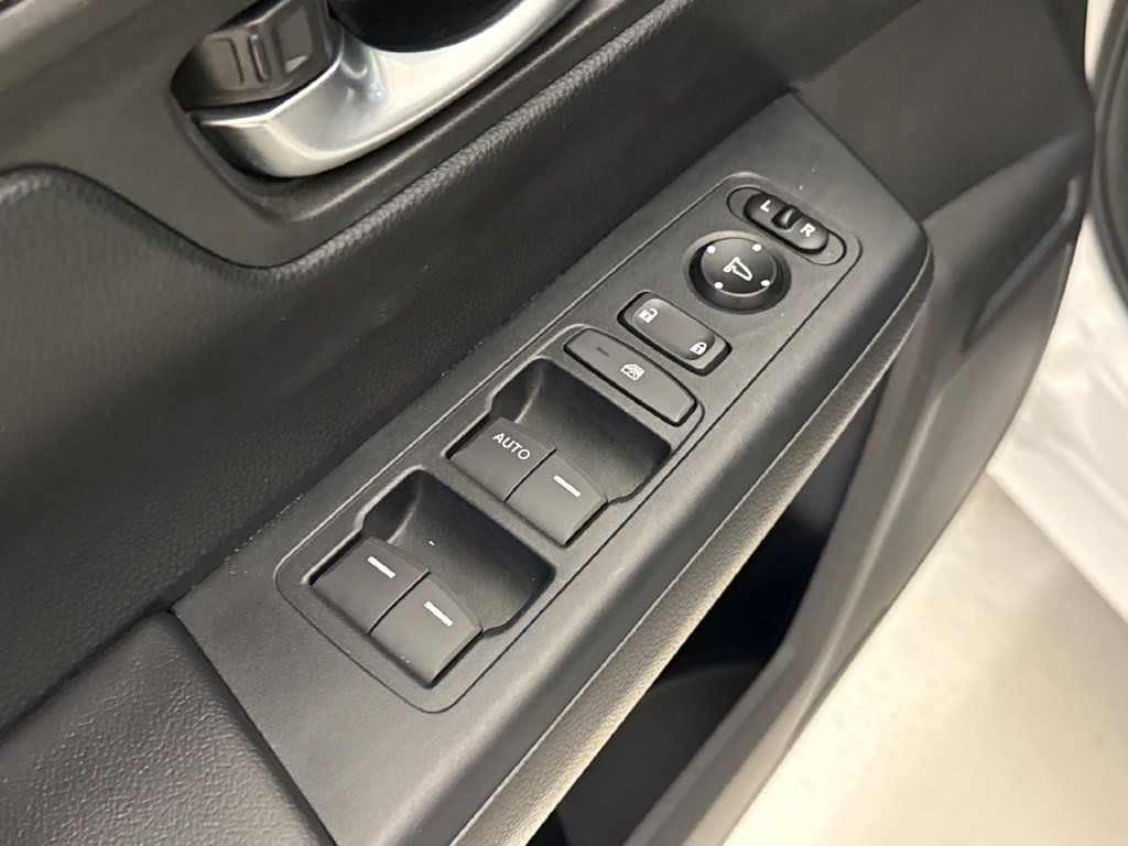 Used 2025 Honda CR-V LX image 20