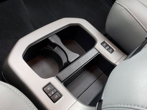 Used 2022 Toyota Sequoia Platinum image 12