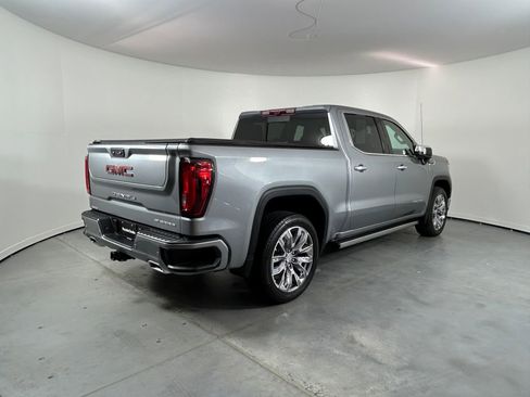 Used 2025 GMC Sierra 1500 Denali w/ Denali Reserve Package AWD/4WD image 5