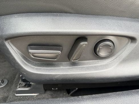 Used 2025 Toyota Camry SE image 25